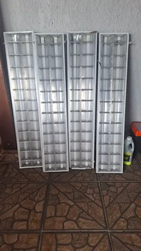 Luminária aletada 