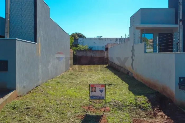 Terreno à venda em Cruzeiro do Oeste PR no centro da cidade!