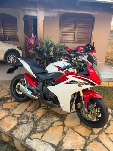 Ótima moto de 600 cilindrada top