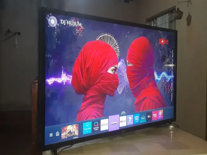 tv smart 43 semi nova samsung tizen todos apps controle original pé entrego *