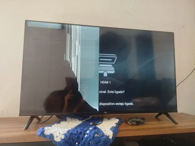 VENDE-SE TV TCL QUEBRADA 