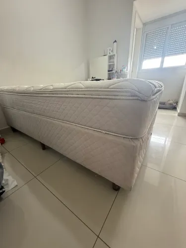 Cama + Colchão Queen - Bom estado