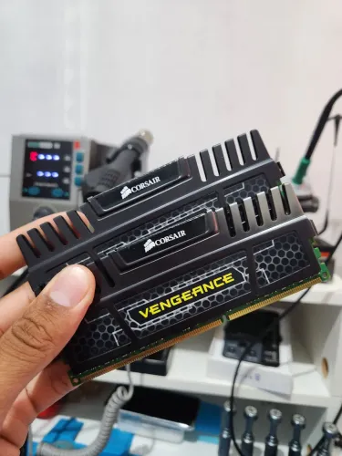 Memória ram 2x4gb DDR3 corsair