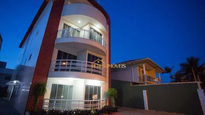 Belíssima Cobertura Triplex com vista para montanha.