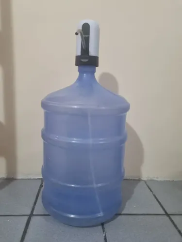 Galão de 20l para água com bomba elétrica 