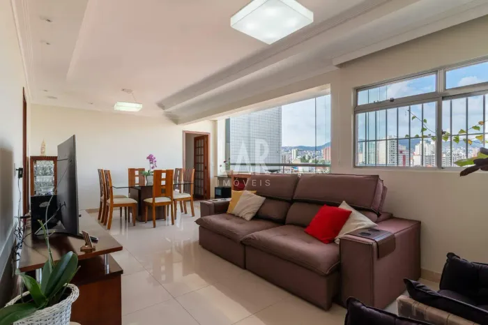 Apartamento à venda, 4 quartos, 1 suíte, 2 vagas, Floresta - Belo Horizonte/MG