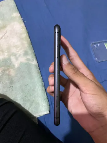 Celular iPhone 11