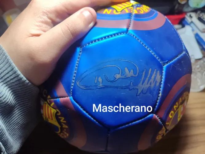 Bola autografada - Barcelona 2010 (messi e mais jogadores)
