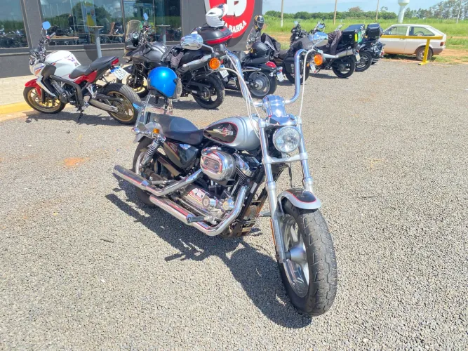 Harley Davidson sportster  XL 1200 c baixa km impecável 