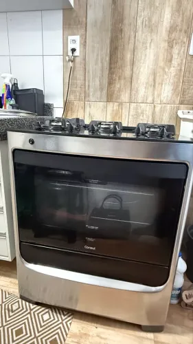 Fogão Consul 5 Bocas Cor Inox com Mesa de Vidro e Grade de Ferro Fundido