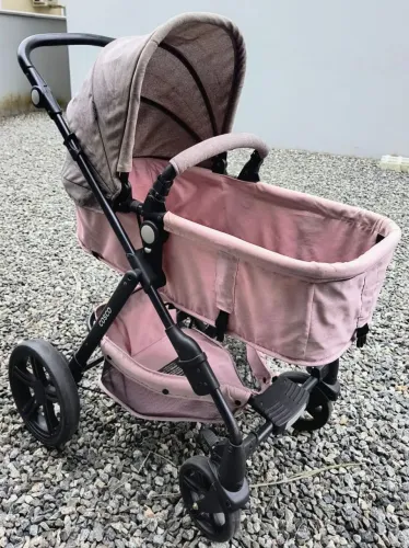 Bebê conforto, carrinho de bebê, banheira e cadeira alimentação