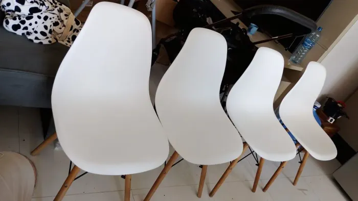 4 cadeiras marca Eame Eiffel