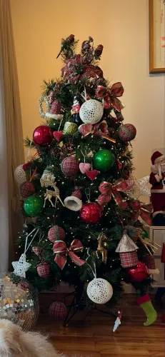 Árvore de Natal Cecilia Dale Belgium Mix Slim 1,37m - Galhos Realistas