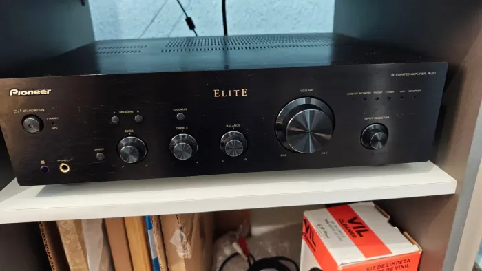Amplificador Pioneer A20 com controle remoto