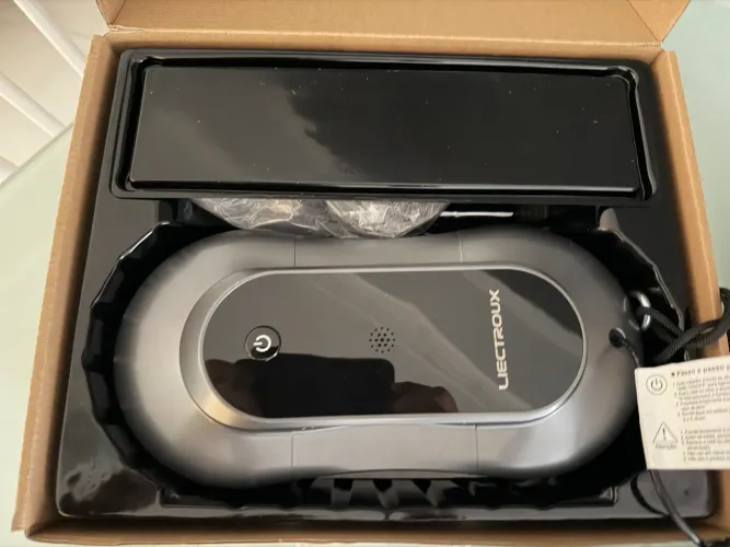 Robô Limpa Vidros YW810 Liectroux