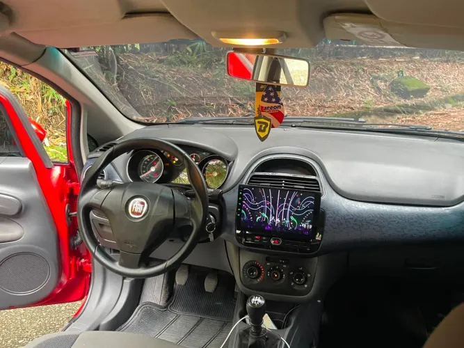 Fiat Punto Attractive 1.4 Fire Flex 8V 5P 2013