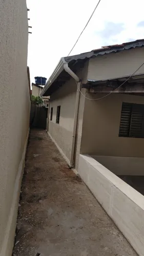 Aluga-se Casa 3 quartos no Setor Finsocial, proximidades da Av. Noroeste