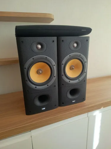 Caixas Acústicas Bookshelf B&W 602 S3 Woofer de 7" 120w 8ohms excelentes condições. LEIA: