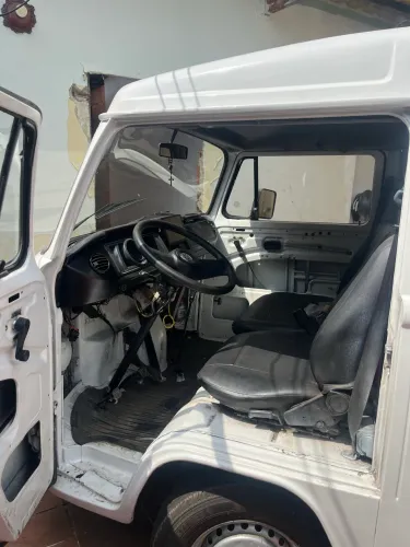 Volkswagen Kombi Standard 1.4 MI Total Flex 8V 2011