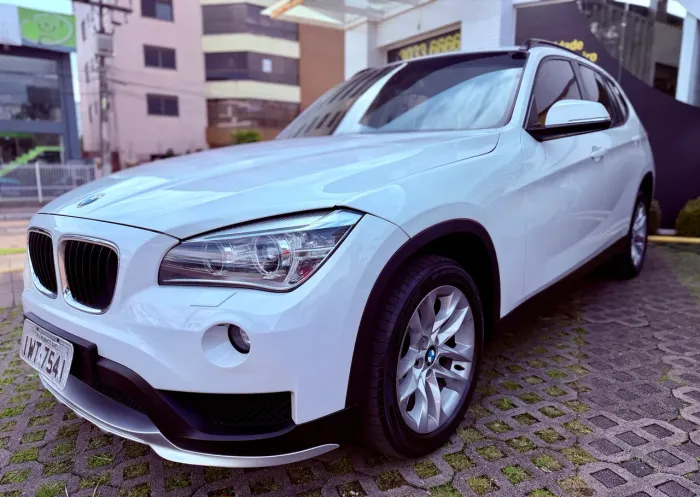 BMW X1 Sdrive 20I X-line 2.0 TB Active Flex 2015