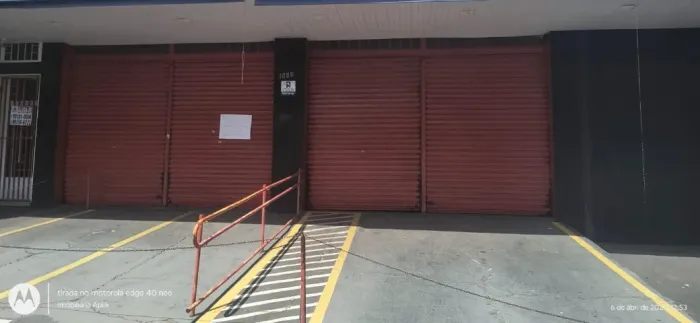Jd. América - Salão amplo com 180m2 com banheiro e vagas de estacionamento para alugar
