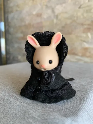 Roupinha Nosferatu Bebê Sentado Sylvanian Families