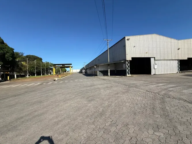 Imóvel para aluguel tem 12000 metros quadrados em Planalto de Carapina - Serra - ES