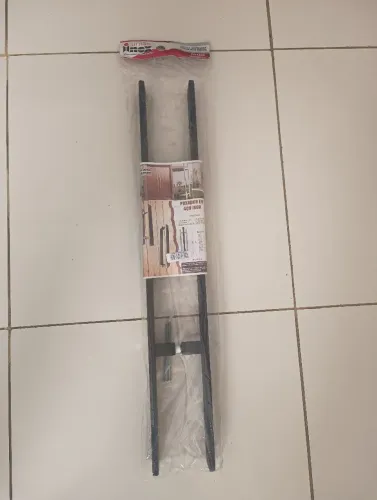 Puxador inox preto 70 cm.