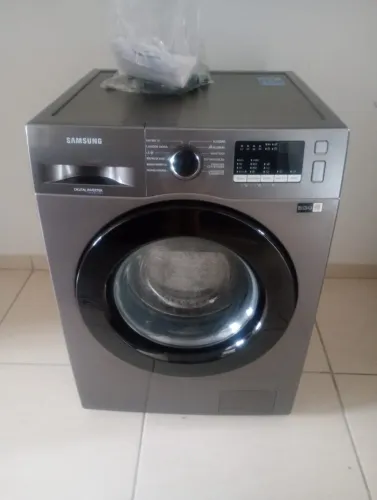 Máquina de lavar Samsung.