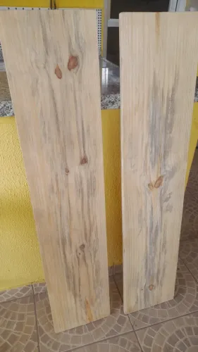 2 tábuas madeira pinus 135cm x 29cm - LISAS