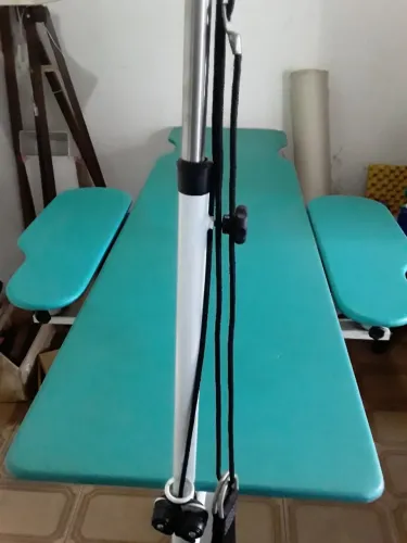 Maca de RPG com Cadeira Mocho giratória.