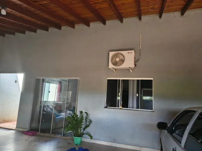 Vendo uma casa boa. Bairro Vila Nasser