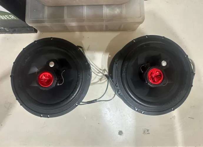 Par de alto-falantes Bomber triaxial 6 Polegadas