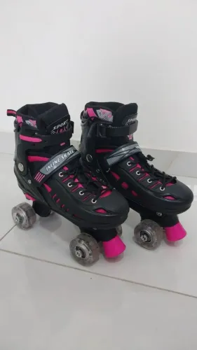 Patins novo  tamanho 35/36 regulável com led