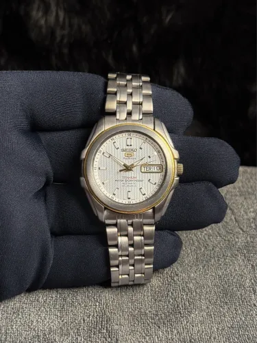 Seiko 5 Superior Titanium 7S36-0140 (revisado)