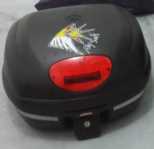 Baú C/suporte Traseiro Givi 33 Litros