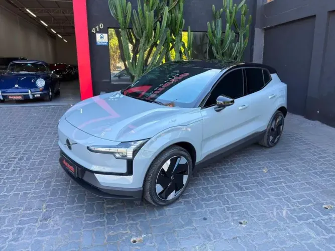 Volvo EX30 E40 Plus 2026