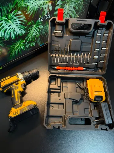 Kit Parafusadeira/Furadeira 48V Completo com Maleta - Novo!