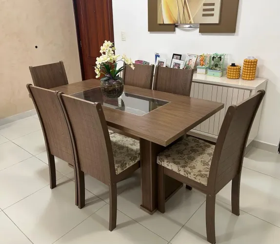 Mesa + 6 cadeiras