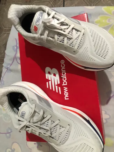 Tênis New Balance tam.43