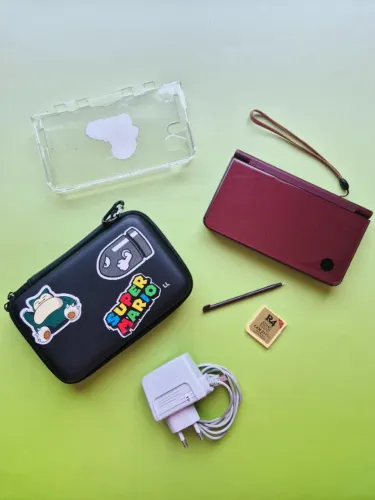 Nintendo DSi XL Vermelho Vinho + R4 Cheio de Jogos + Estojo e Case 