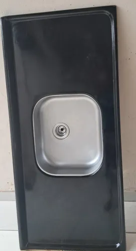 Pia de marmorite preto com cuba inox