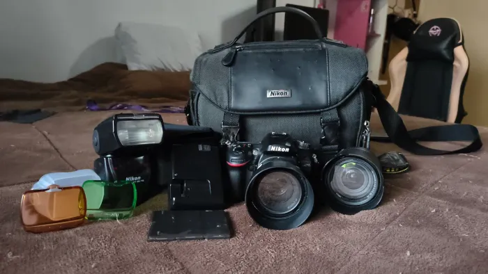Nikon D7200 + 2 Lentes + Flash SB-700 + Bolsa