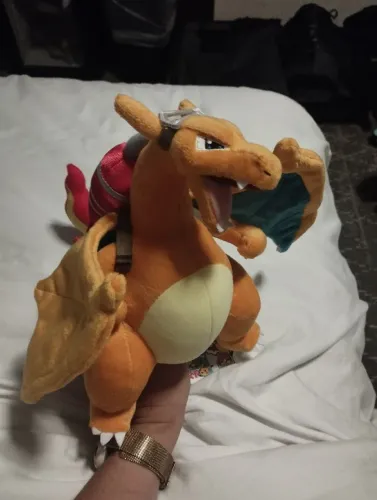 Pelúcia Charizard exclusiva do mundial de pokémon