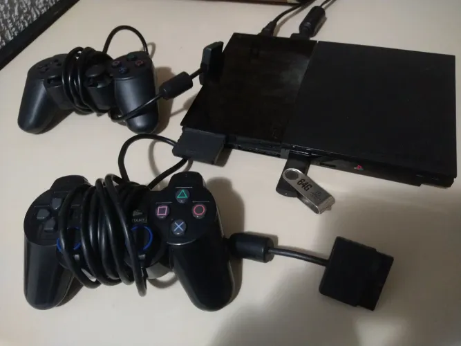 Playstation 2 + Controles + 64GB em Jogos