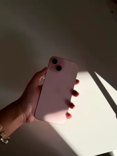 iPhone 15- 131,9GB