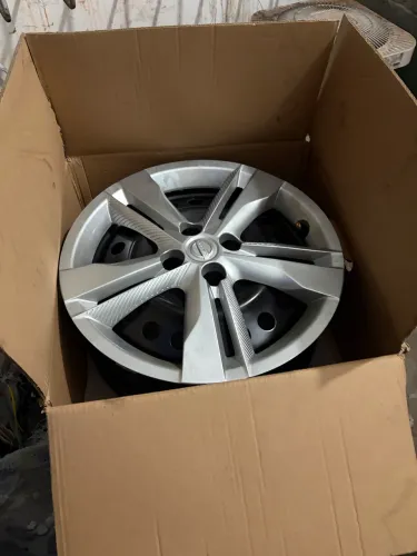 RODAS DE FERRO NISSAN KIKS 16" 4x100 com calotas originais 
