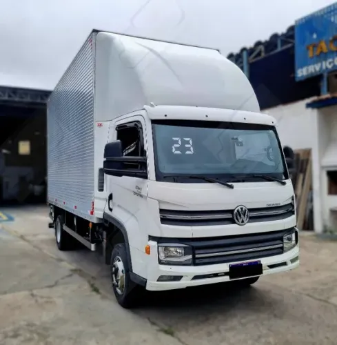 VW 11.180 Delivery Prime - 2023 (Baú VUC com Plataforma)