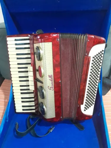 Acordeon scandalli 120 baixos 
