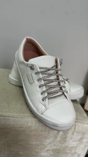 Tênis casual branco da marca prego